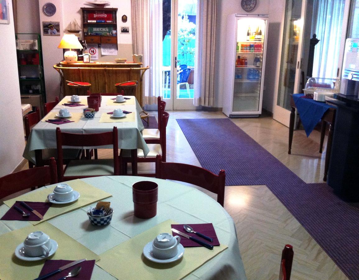 Hotel Garni Picnic Riccione Eksteriør billede