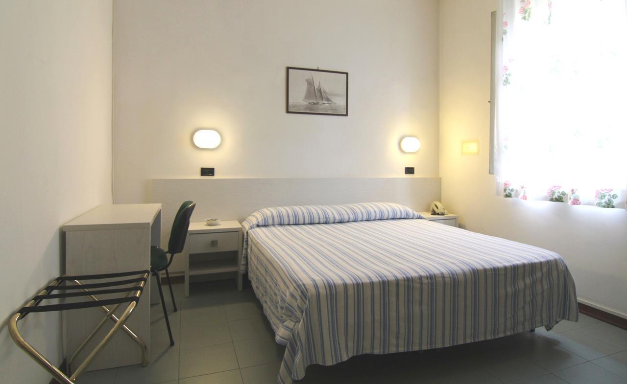 Hotel Garni Picnic Riccione Eksteriør billede